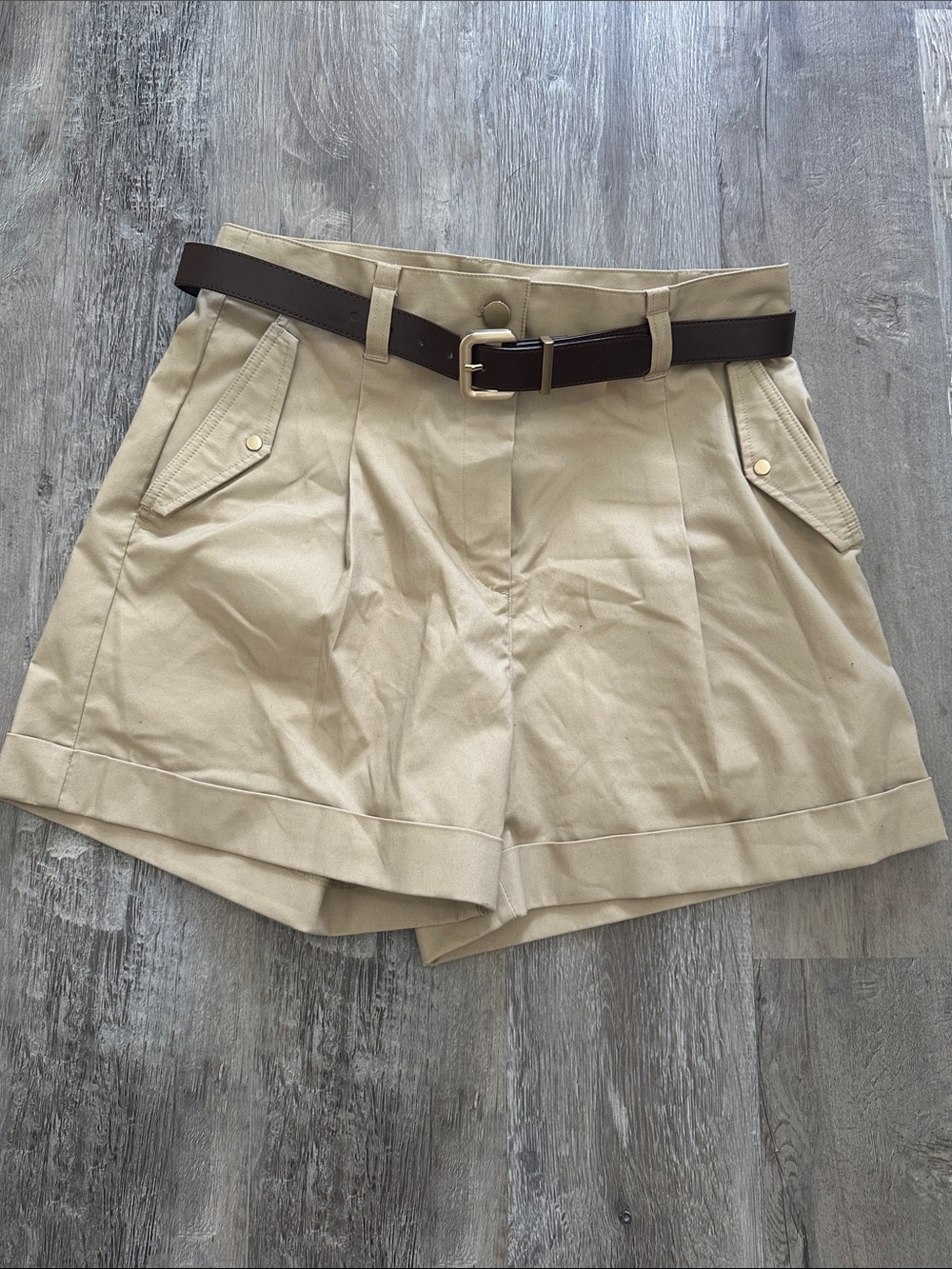 High-Waist Beige Pleated Bermuda Shorts with Dark Brown Belt